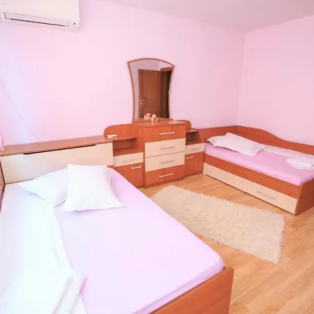 мария парк Apartman *