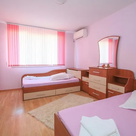 мария парк Apartman *