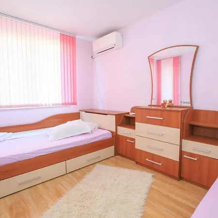 мария парк Apartman Szandanszki
